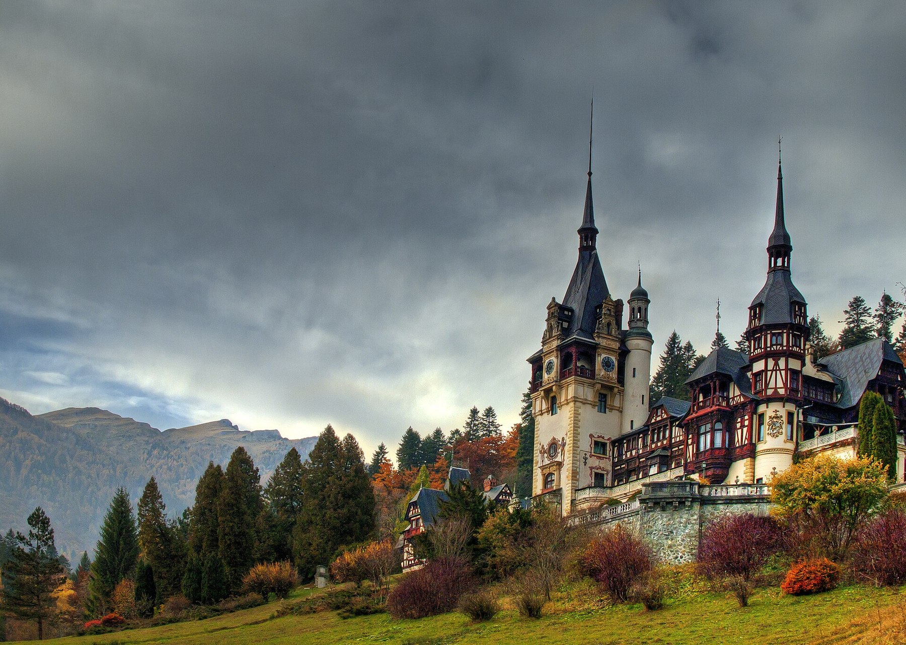 Peleș Castle area Sinaia