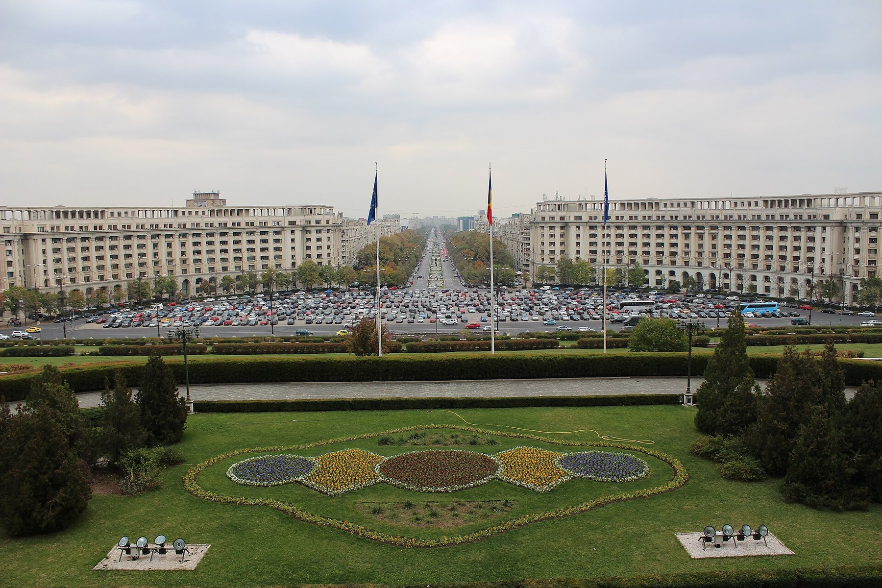 Bucharest Parliament district hotel area